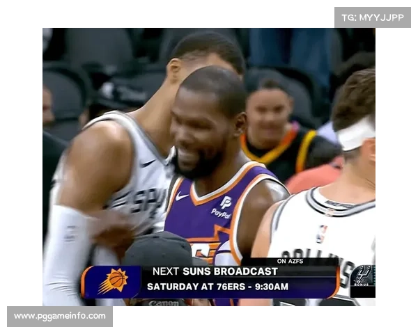 终场哨响,文班亚马与爱德华兹相拥致敬 终场哨响,文班亚马与爱德华兹相拥致敬